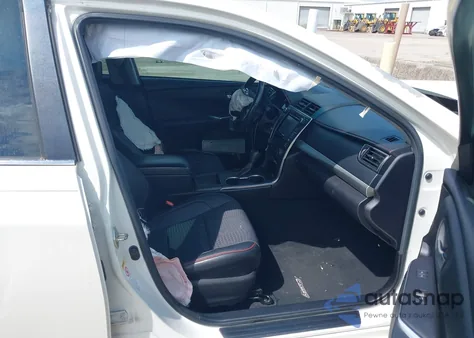 2015 Toyota Camry Se z USA, uszkodzony, nr VIN 4T1BF1FK7FU475034